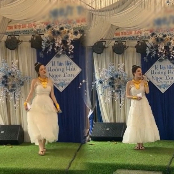 Đáng nói, số quà cưới mà Kem Kabi nhận không khỏi khiến dân tình "choáng váng". Cô nàng đeo nhẫn và vòng vàng kín đầy 2 tay cùng kiềng nặng "trĩu cổ" được người thân tặng cho.