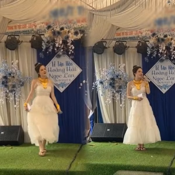 Đáng nói, số quà cưới mà Kem Kabi nhận không khỏi khiến dân tình "choáng váng". Cô nàng đeo nhẫn và vòng vàng kín đầy 2 tay cùng kiềng nặng "trĩu cổ" được người thân tặng cho.