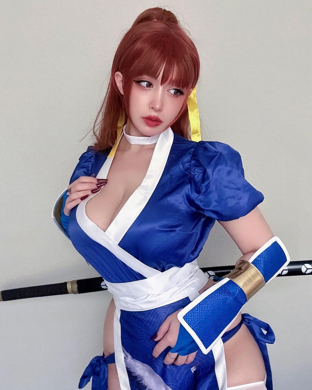 Trang Instagram của suaki.rin nhiều fan phải đứng hình bởi lối ăn mặc khá mát mẻ.