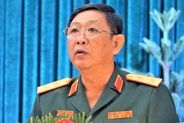 Thu tuong bo nhiem Pho tong Tham muu truong QDND Viet Nam