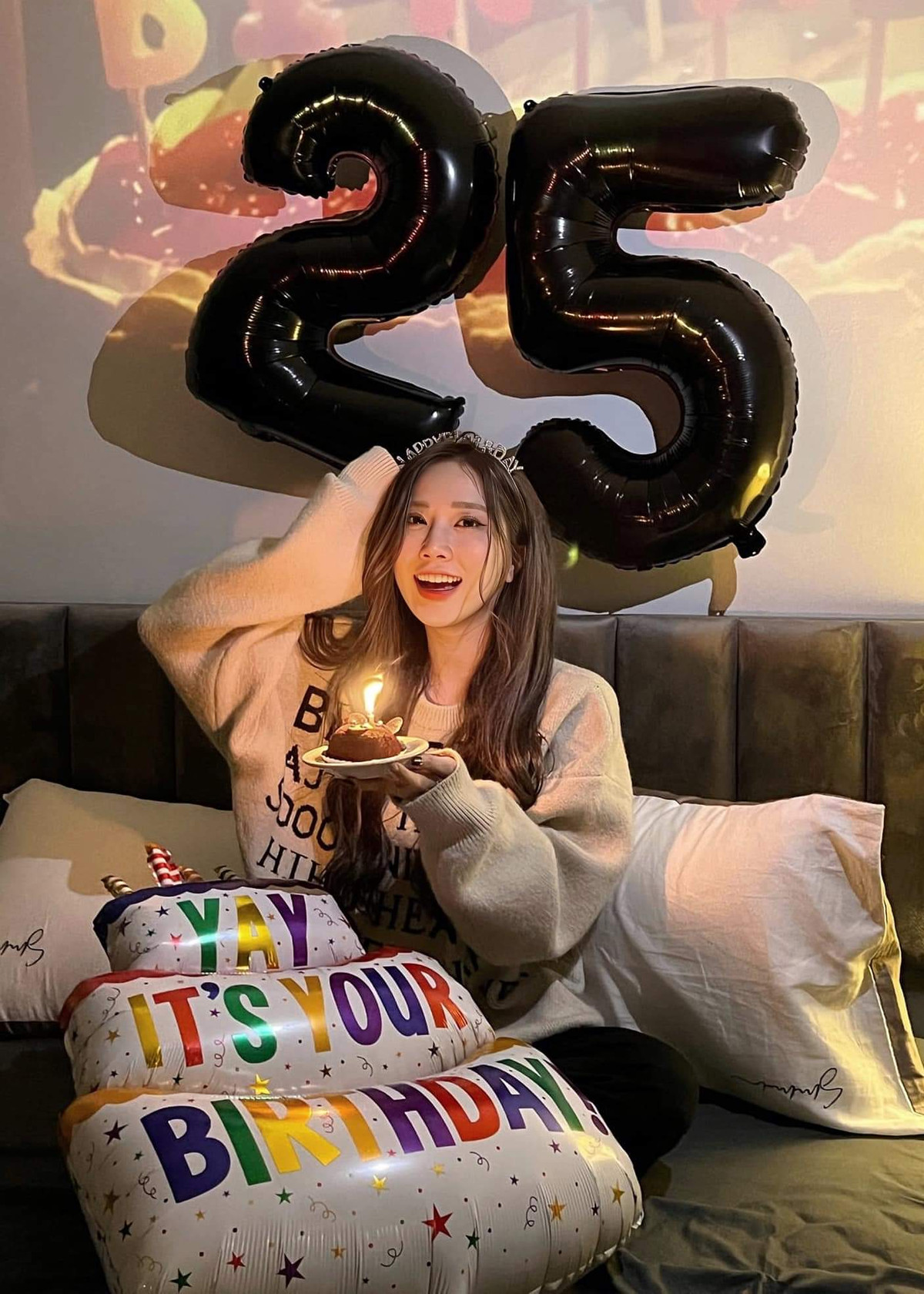 Hiện tại, công việc chính của hot girl Tuyên Quang vẫn là mẫu ảnh tự do. Ngoài ra, cô nàng còn kinh doanh riêng.