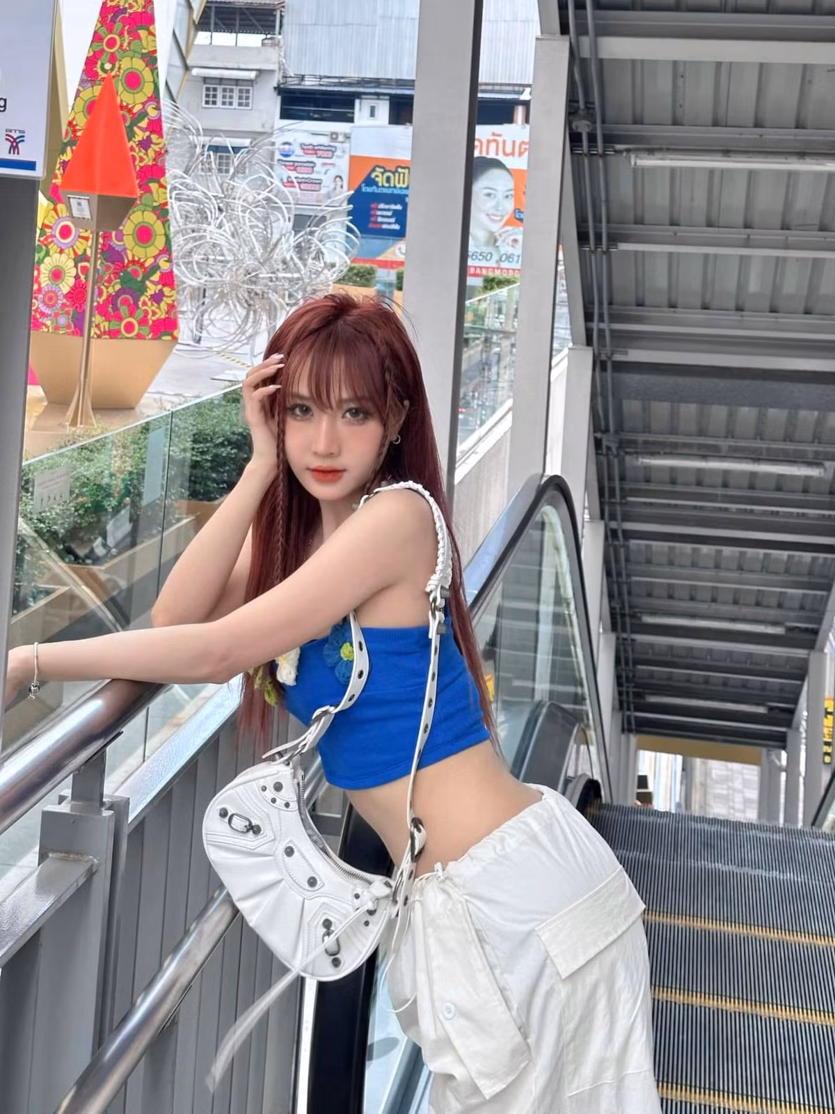 Gai xinh xu Tuyen dep khong ti vet, cu len song la hot