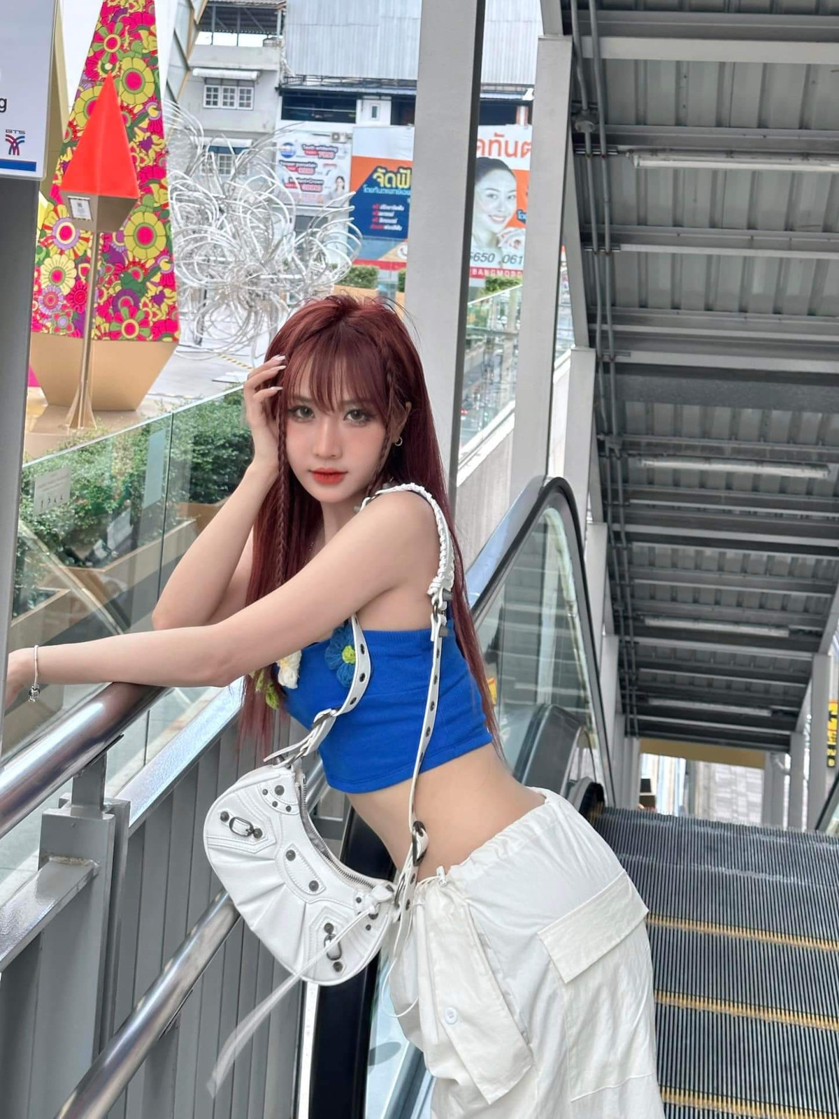 Gái xinh xứ Tuyên đẹp không ti vết, cứ lên sóng là hot Gai xinh xu Tuyen dep khong ti vet, cu len song la hot