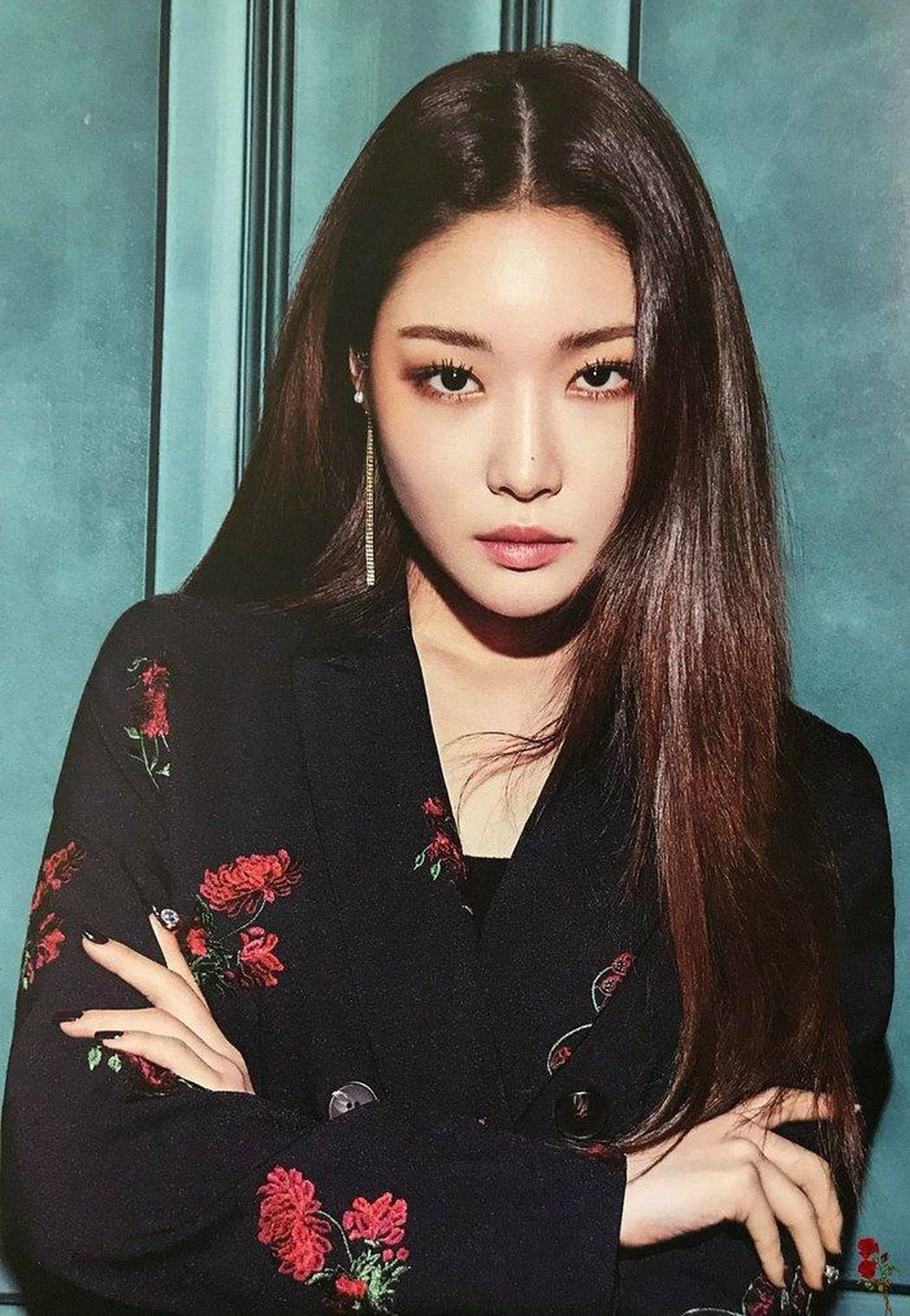 Sau đó, Francesco cũng đăng tải một story khác với đại ý: "Đừng công kích tôi bằng những lời lăng mạ tại trang cá nhân. Nếu là người lịch sự hãy nhắn tin riêng để nói chuyện" và đăng một tấm ảnh khác song lại viết sai tên ca sĩ Chungha.