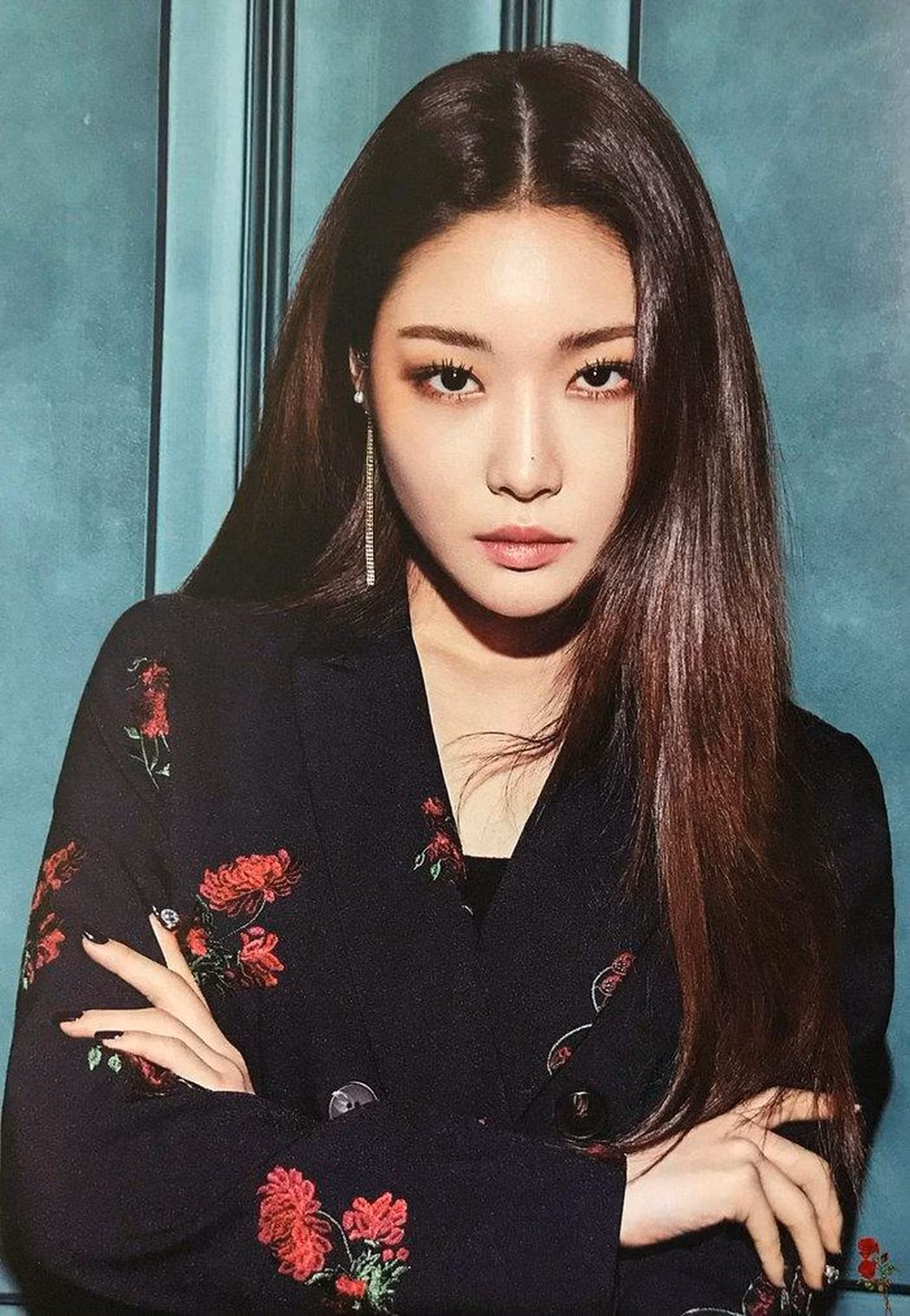 Sau đó, Francesco cũng đăng tải một story khác với đại ý: "Đừng công kích tôi bằng những lời lăng mạ tại trang cá nhân. Nếu là người lịch sự hãy nhắn tin riêng để nói chuyện" và đăng một tấm ảnh khác song lại viết sai tên ca sĩ Chungha.