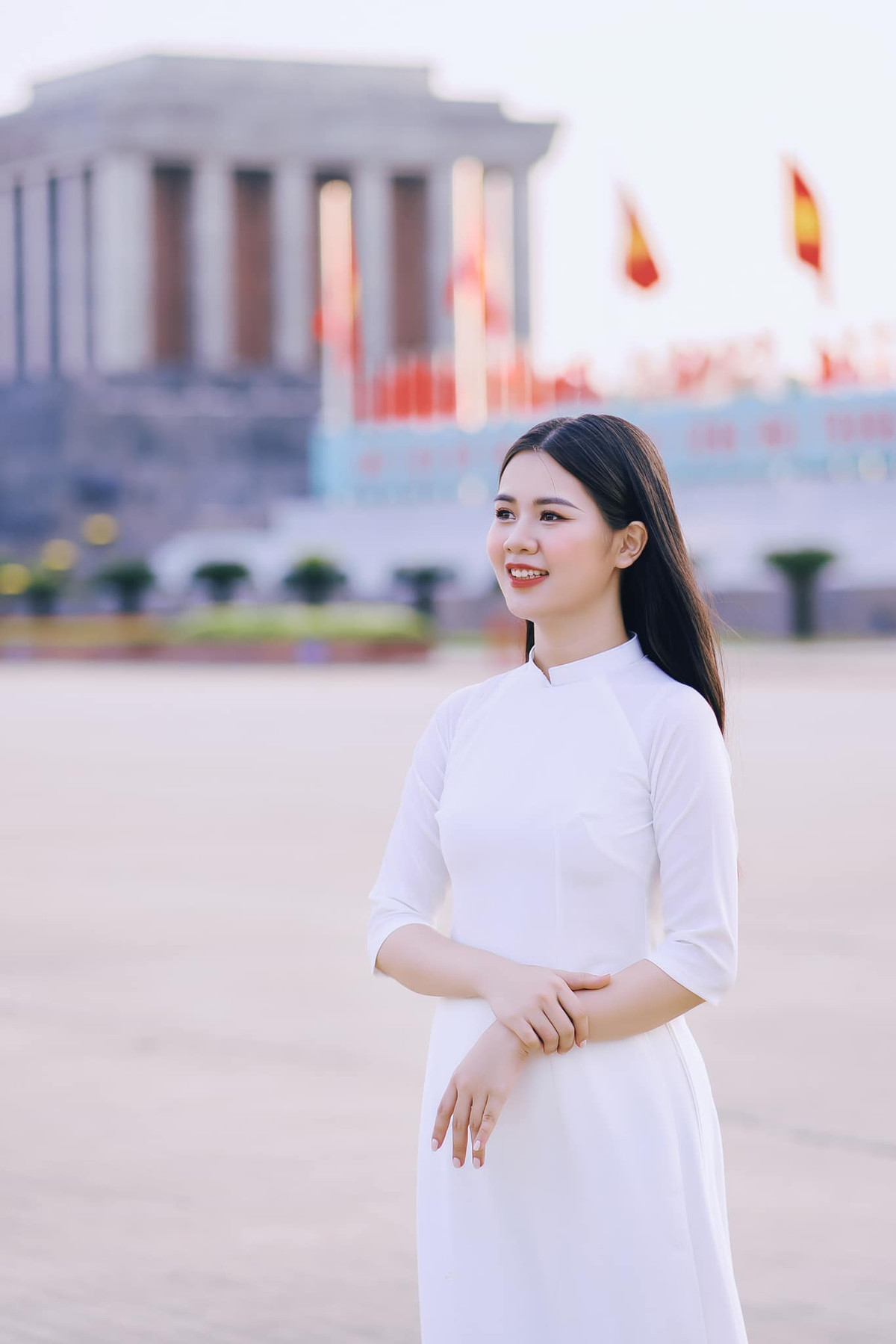 Trong bộ ảnh chụp cùng gia đình được Quế Ngọc Hải đăng tải trên trang cá nhân cách đây ít lâu, cộng đồng mạng tấm tắc khen ngợi sắc vóc quyến rũ của Thùy Phương.