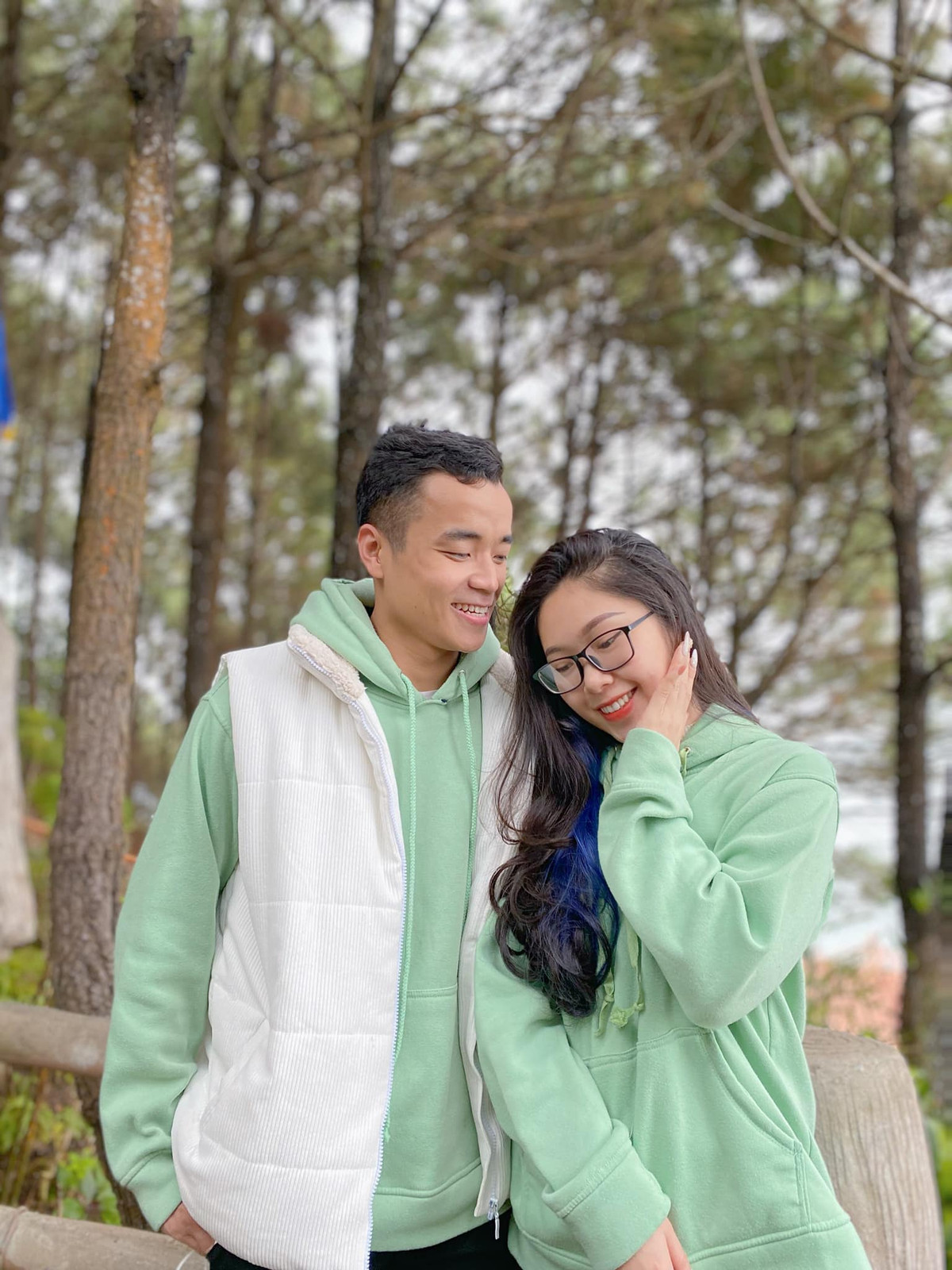 Đến hiện tại, câu chuyện chàng trai tỏ tình bạn gái của mình trong ngày diễn ra lễ khai mạc SEA Games 31 tại SVĐ Mỹ Đình vẫn được cộng đồng mạng bàn tán hết sức sôi nổi.