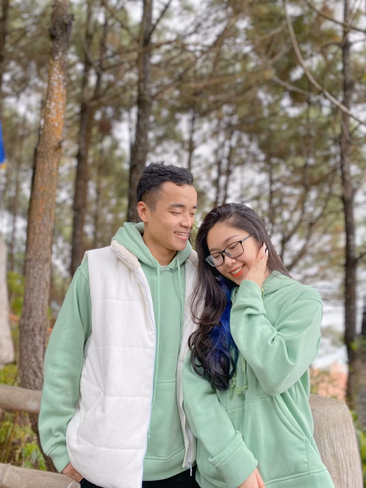 Đến hiện tại, câu chuyện chàng trai tỏ tình bạn gái của mình trong ngày diễn ra lễ khai mạc SEA Games 31 tại SVĐ Mỹ Đình vẫn được cộng đồng mạng bàn tán hết sức sôi nổi.