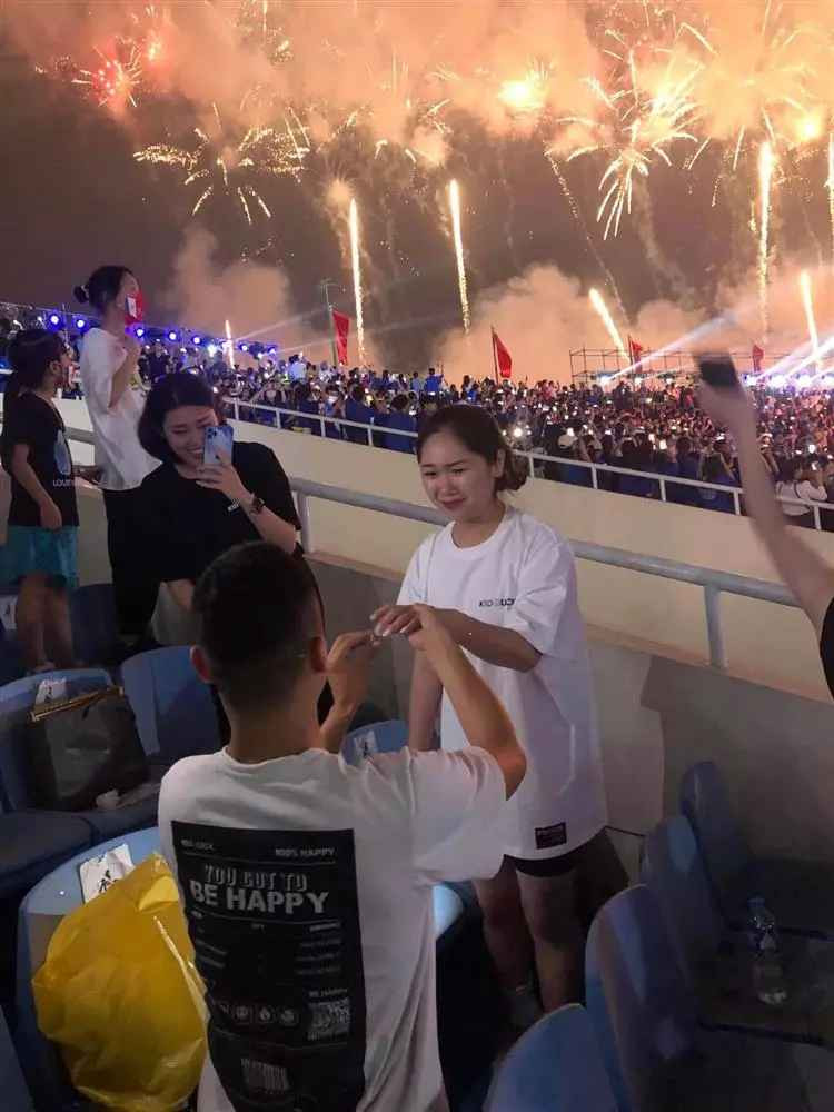 Tối 12/5 tại sân vận động Mỹ Đình đã diễn ra Lễ khai mạc SEA Games 31, đánh dấu khai màn kỳ Đại hội Thể thao Đông Nam Á lần thứ 31 và là lần thứ hai Việt Nam đăng cai (lần đầu vào năm 2003).