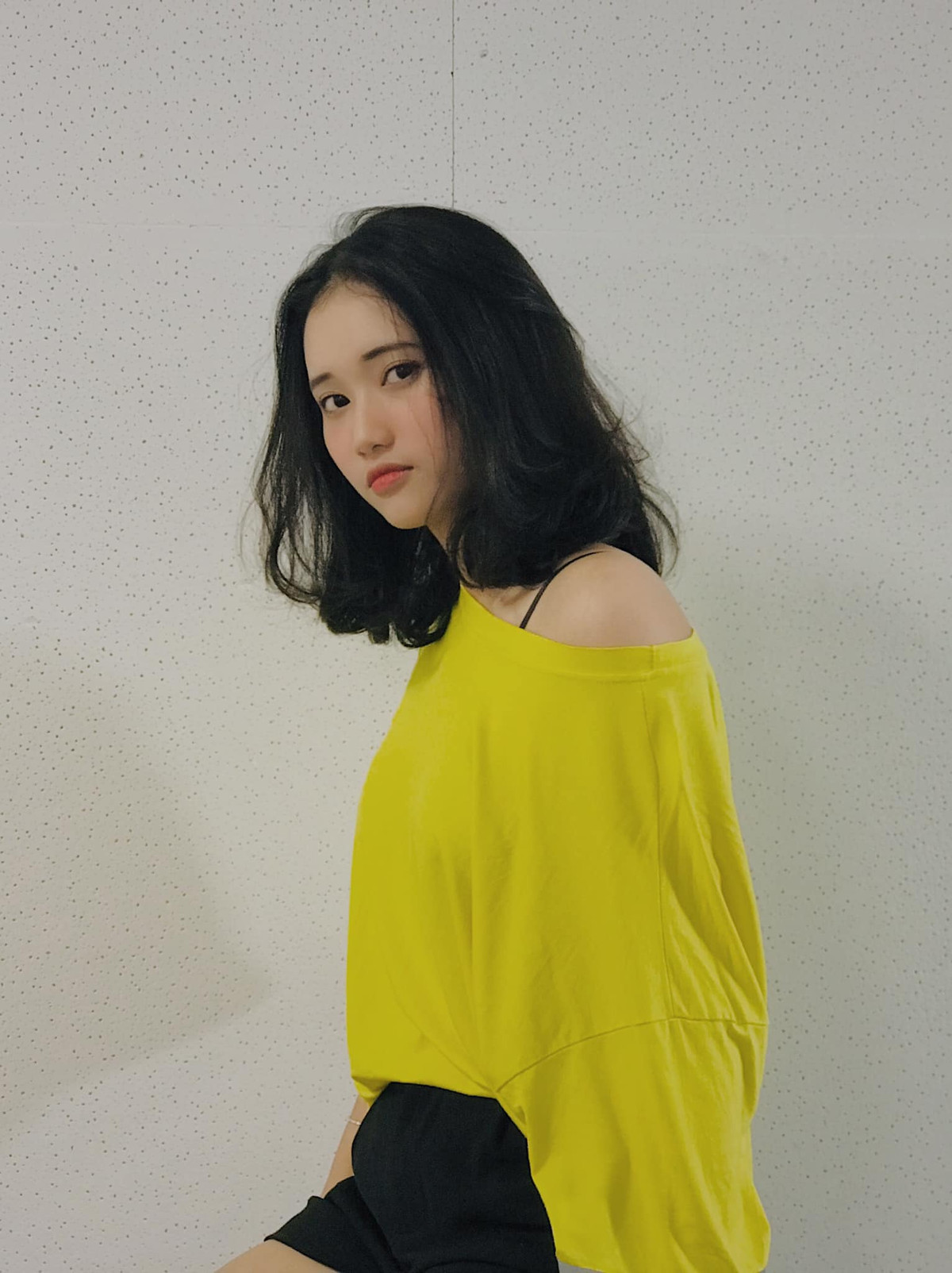 Mei Mei tên thật là Nguyễn Hồng Vân, sinh năm 1999, quê ở Phú Thọ. Cô nàng xinh đẹp hiện đang livestream Liên Quân Mobile. Đây từng là gương mặt nữ thành viên duy nhất của Team Tùng Họa Mi.