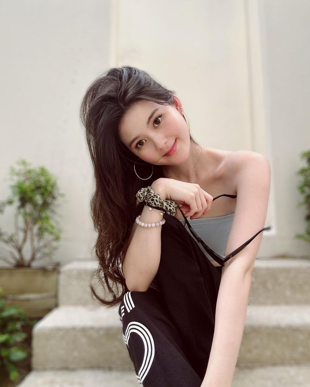 Ngoài ra, Trinity uống nước ép táo mỗi ngày để cung cấp đủ vitamin C cho cơ thể. Bên cạnh cưỡi ngựa, cô vẫn duy trì tập gym 2 lần/tuần. Phương pháp tập luyện ưa thích của cô là tập tạ và rèn luyện sức đề kháng toàn thân.