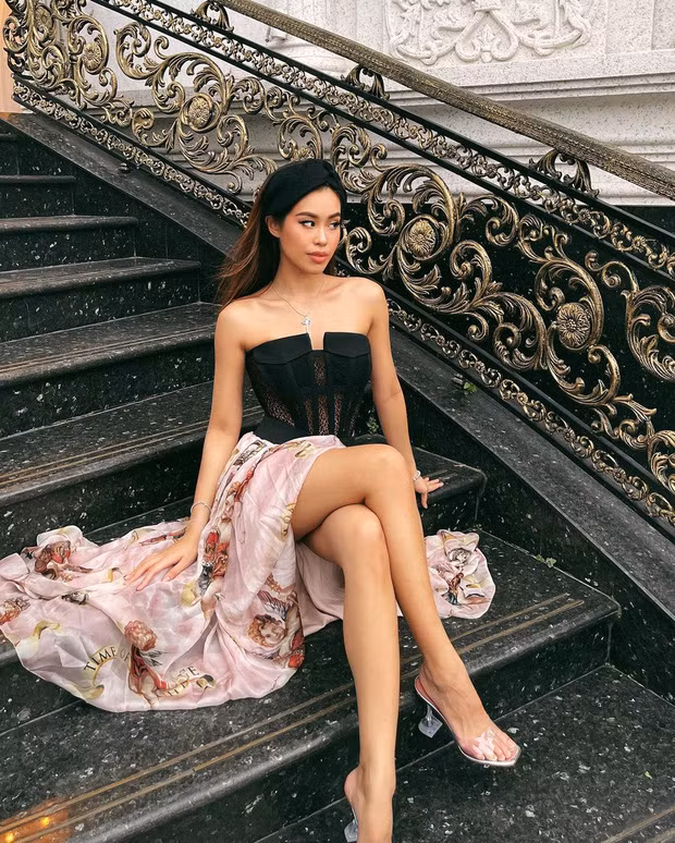 Dù đang ở nhà thực hiện giãn cách xã hội, rich kid Tiên Nguyễn vẫn khiến dân tình xuýt xoa bằng những bức hình cực xinh, cực xịn.