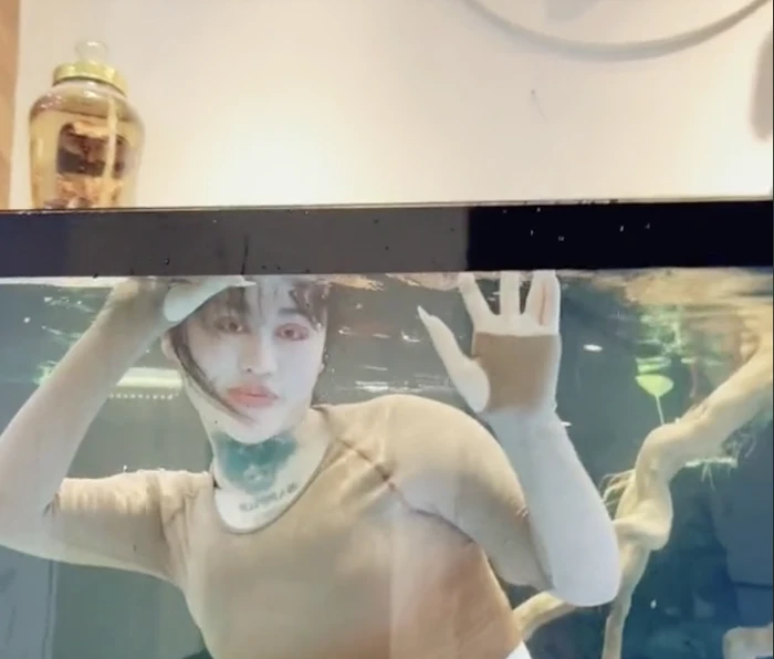 Có nhiều ý kiến trái chiều đã được đưa ra sau nhưng clip của hot girl TikTok trên. Nhiều người đã chỉ trích gay gắt thanh niên xem cơ thể phụ nữ là trò tiêu khiển.