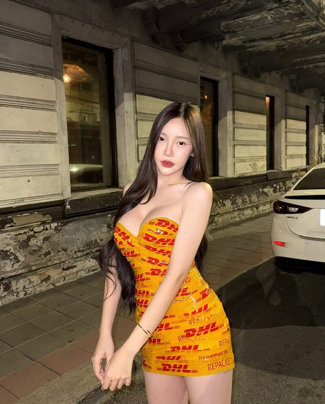 Không chỉ vậy, cô nàng Natpaphat còn gây ấn tượng với vẻ đẹp tự nhiên trong những khoảnh khắc đời thường.