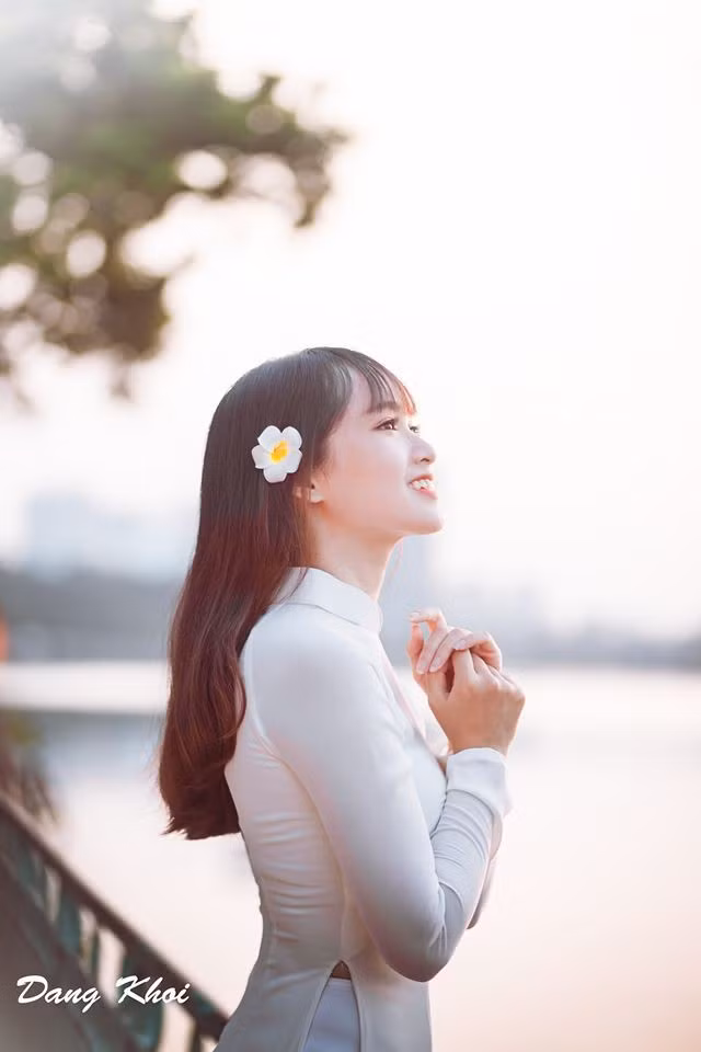 Là sinh viên trường Y và khá bận rộn với những kì thi liên miên và khối kiến thức đồ sộ nên Phan Hằng phải thu xếp rất hợp lý để có thể đi làm thêm và đi du lịch thỏa mãn với đam mê Travel Blogger mà vẫn đảm bảo được việc học.