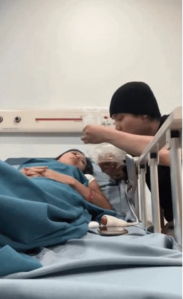 Theo chia sẻ của Trịnh Thảo, sau một thời gian suy nghĩ và chuẩn bị tinh thần, cô đã nâng cấp vòng 1. “Năm nay 27 tuổi rồi nên tui muốn trở thành người phụ nữ trưởng thành quyến rũ và quyết định sửa vòng 1. Sau 7749 lần đắn đo, tui mới quyết vì thấy bạn bảo làm đau lắm” - Thảo kể.