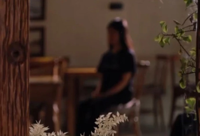 Thời điểm ấy, nữ TikToker Phanh Nè vướng vào ồn ào đã vô cùng lao đao, tâm lí bất ổn, bỏ nhà đi, mất tích bí ẩn, khiến gia đình lo lắng. Dù vẫn có người bên cạnh, cố gắng bảo vệ song cô gái vẫn rơi vào tình trạng khốn đốn.