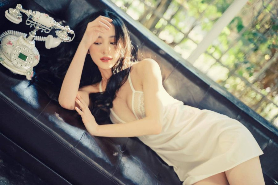 Jun Vũ theo đuổi phong cách thời trang gợi cảm, nữ tính. Hot girl trà sữa, thường xuyên chia sẻ hình ảnh của bản thân trên trang cá nhân với người hâm mộ. Các thiết kế cô mặc dù có kiểu dáng đơn giản, màu sắc nhẹ nhàng vẫn cực thu hút.