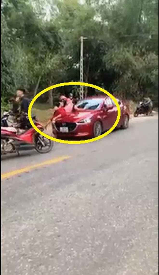 Lao Động dẫn lời chuyên gia tâm lý Trịnh Trung Hòa cho rằng, việc người vợ hoặc chồng “tố” chuyện ngoại tình công khai sẽ mất nhiều hơn là được. Ảnh minh hoạ.