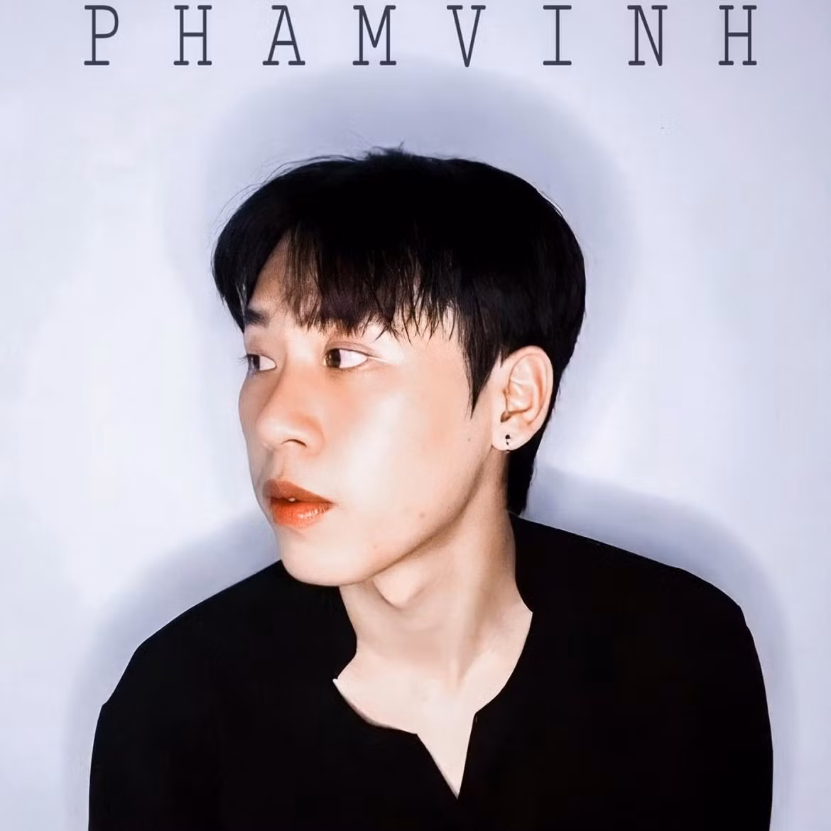 Mình cũng tự đặt điện thoại, tự quay là chủ yếu. Mỗi cái quay khoảng 30 phút, ghép dựng khoảng 30 phút nhưng để nghĩ ra ý tưởng, nghĩ cách diễn thì có khi cả tuần". Hot TikToker triệu view chia sẻ thêm.