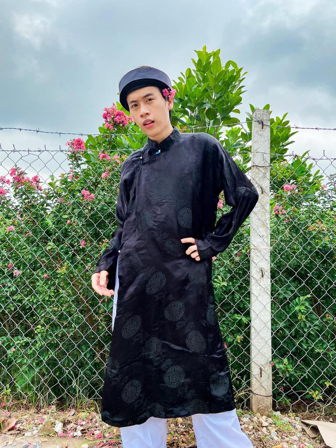 Hiện tại kênh TikTok của Vinh đang có 1,6 triệu người theo dõi và 33,4 triệu lượt yêu thích.