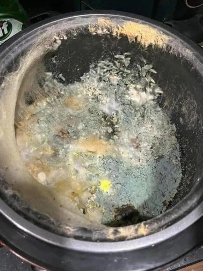 Thế nhưng cũng từ viê dọn dẹp phòng trọ sau Tết, nhiều tình huống trớ trêu đã xảy ra khiến các bạn sinh viên không biết nên khóc hay cười.