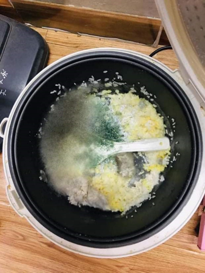 Quá háo hức về quê mà quên không rửa nồi cơm điện và cái kết sau Tết....