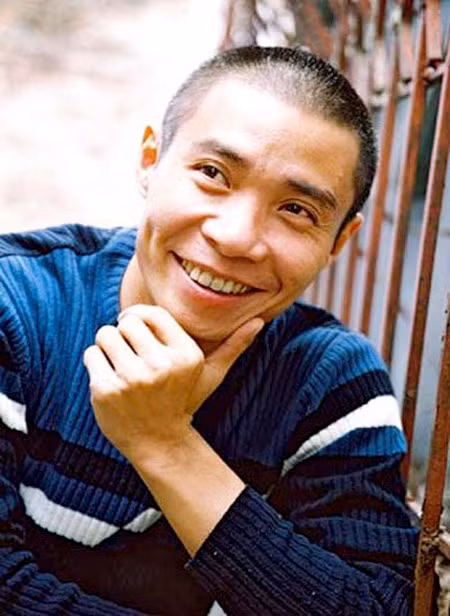 Cụ thể, dưới bức ảnh của NSND Công Lý, các thành viên mạng xã hội để lại ý kiến bình luận rằng: "Ánh mắt rất có hồn, nét mặt biểu cảm tốt, quan trọng là quá bất ngờ trước hình ảnh ngày xưa của chú" hay "Quen cô Đẩu rồi giờ nhìn lạ ghê."