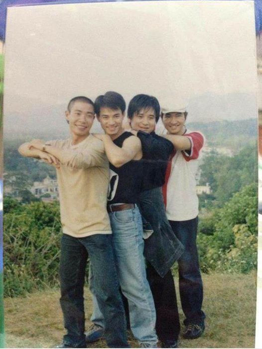 Nhiều người không ngờ "cô Đẩu" đanh đá, mặc váy bồng tung xòe quen thuộc lại từng có một hình ảnh nam tính với nhan sắc trẻ trung, không khác nam thần.