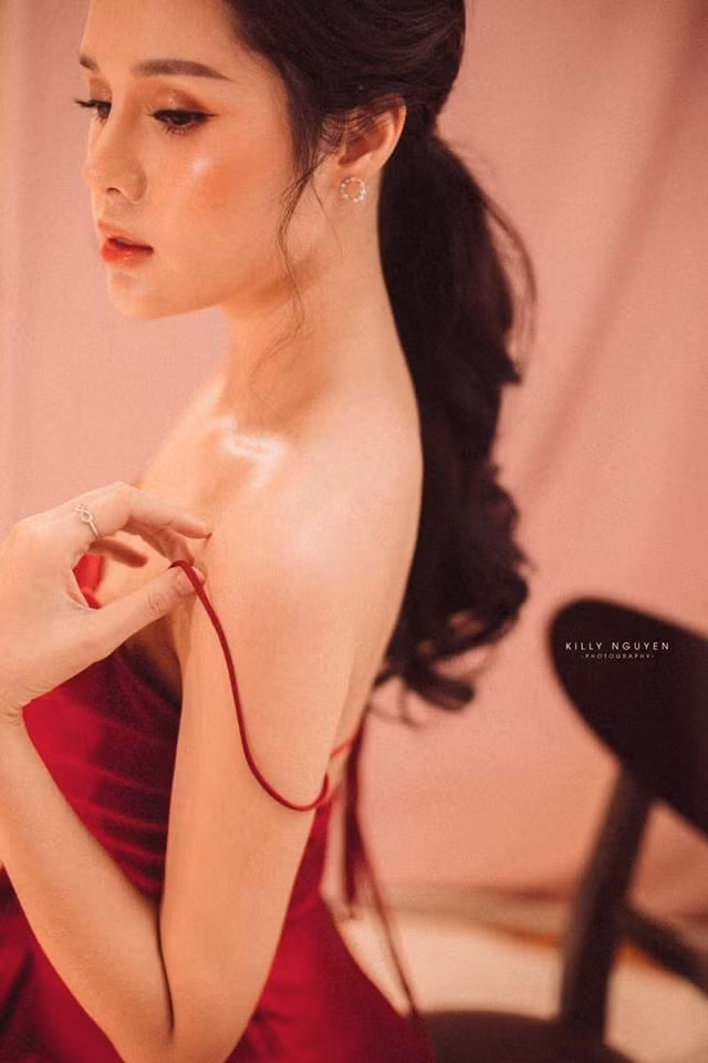 Thậm chí, nhiều dân mạng còn tỏ ra tiếc nuối khi Trọng Đại và Huyền Trang chia tay bởi đây là một cặp "trai xinh - gái đẹp" của làng bóng đá Việt trong suốt nhiều năm vừa qua.