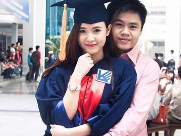 Cũng chính từ thời điểm này, xuất hiện nhiều thông tin cho rằng Midu đã huỷ hôn với Phan Thành dù chỉ còn cách ngày cưới 3 tháng.