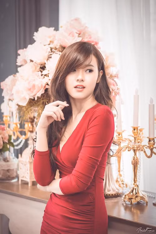 Cứ tưởng mọi thứ đã an bài đâu vào đấy thì mới đây hot girl đời đầu Midu lại bất ngờ khơi lại chuyện cũ. Tình cũ thiếu gia tự mình comment vào bức ảnh và status buồn bã ngày này năm xưa.