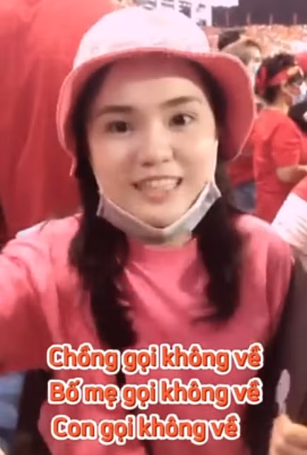 Đoạn clip của Quỳnh Anh khiến mọi người thích thú, bật cười trước sự hài hước cùng với tinh thần đam mê thể thao của bà mẹ một con.