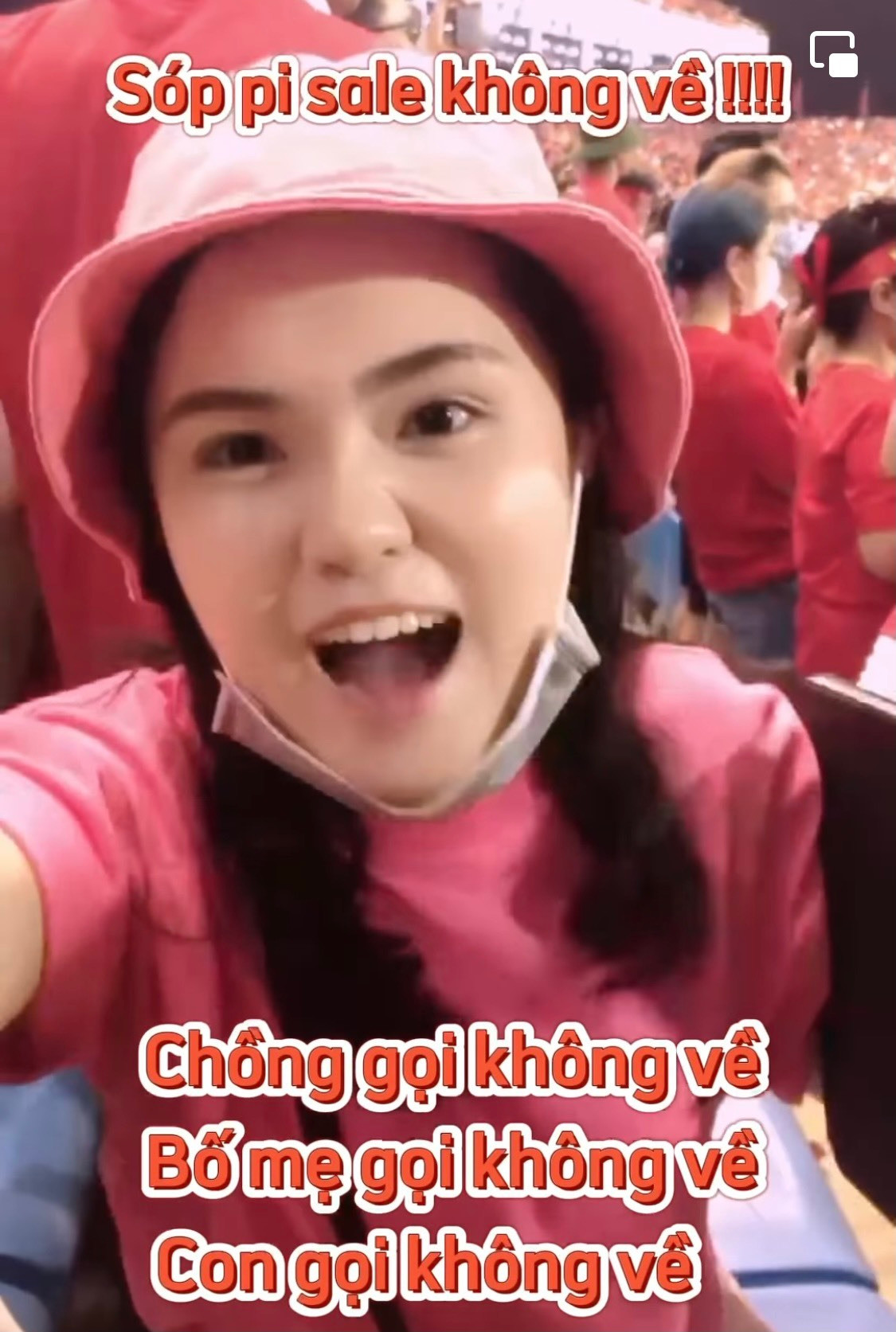 Đáng chú ý là dưới phần bình luận, Duy Mạnh cực ''gắt'', tuyên bố với vợ: "Bố với Ú gọi không về cho ở ngoài đường 6 ngày 6 đêm luôn".