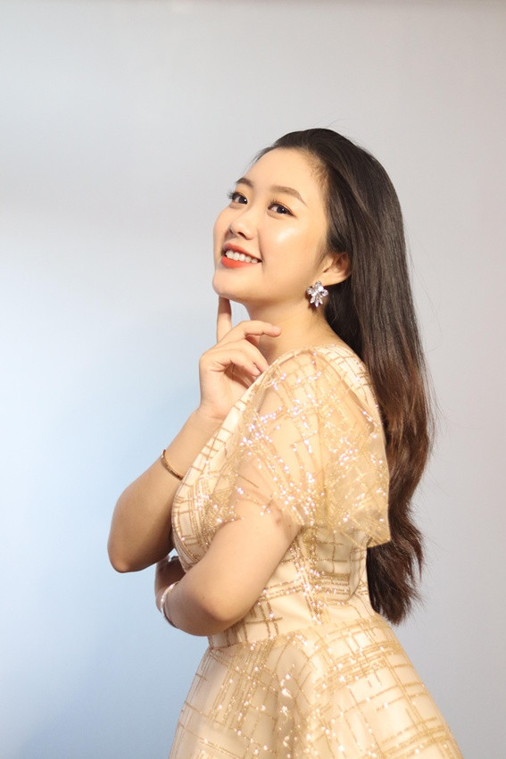 Anh Thư có phong cách đời thường đa dạng, cá tính.