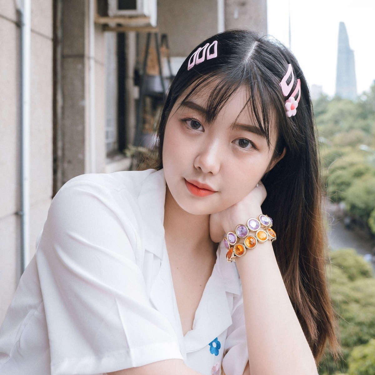 Dù gia đình nghèo khó nhưng biết con yêu ca hát, bố mẹ Anh Thư vẫn cố gắng đưa con đi sinh hoạt tại các lớp năng khiếu.