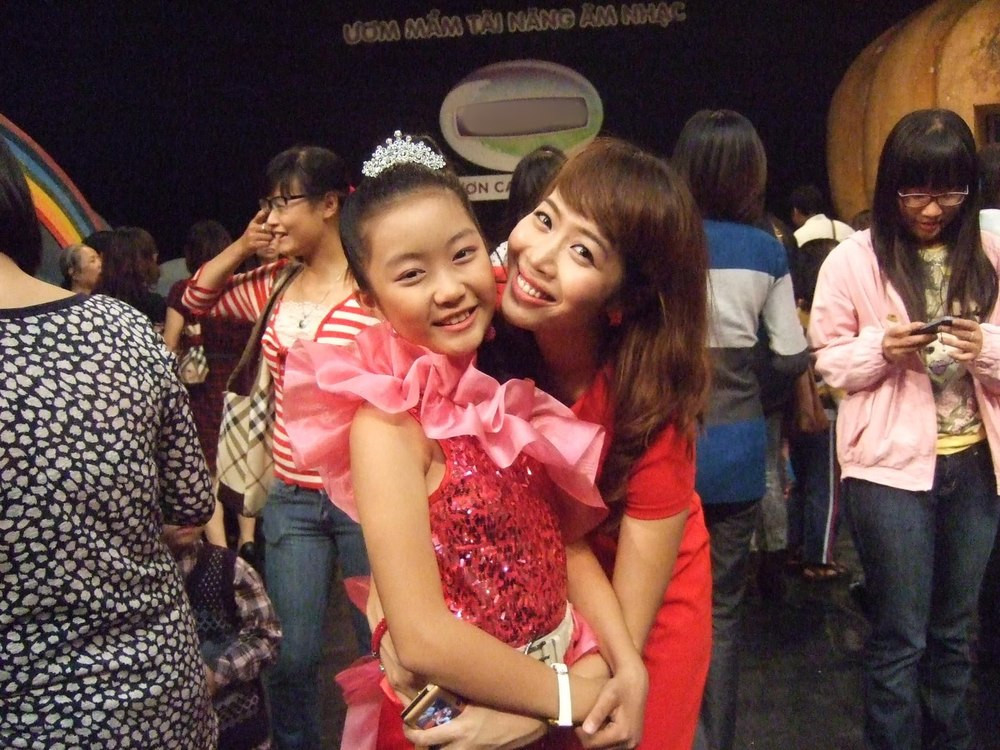 Sau khi đăng quang, Anh Thư sống cùng bố mẹ trong gia đình khó khăn ở vùng đất Thuận An, Bình Dương. Mới đây, cô nàng bất ngờ xuất hiện và khiến nhiều người bất ngờ với màn " dậy thì thành công".