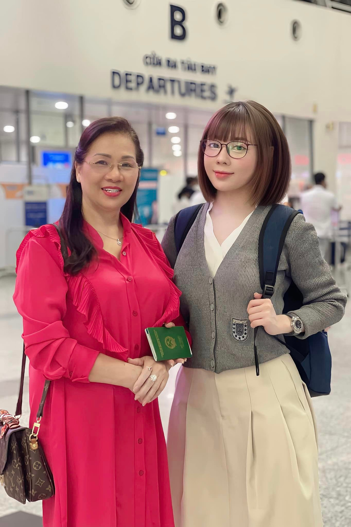 Đặc biệt trong bài chia tay của mình, nữ giảng viên hot nhất cõi mạng nhắc rất nhiều đến người mẹ thân yêu.