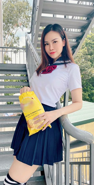 Cũng theo Lan Phương, chuyện liên lạc với chồng con ở Mỹ của cô cũng không gặp bất tiện hay trở ngại gì, bởi trong khu cách ly có mạng wifi miễn phí cho mọi người.