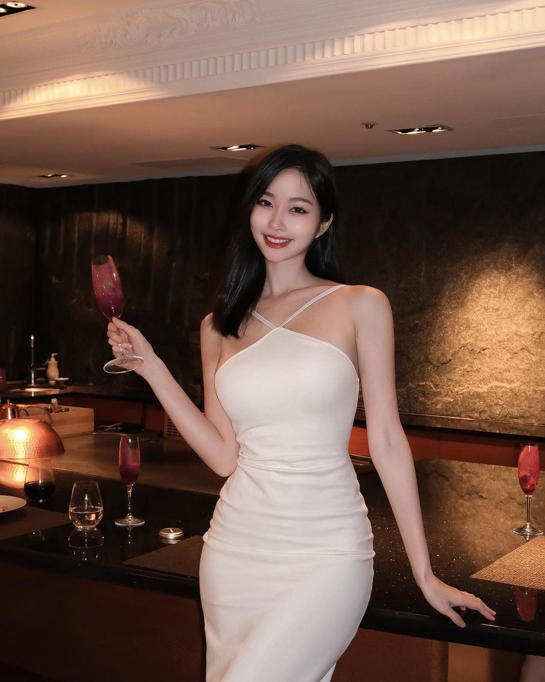 Huang Shangyan thường xuyên chia hình ảnh đi leo núi. Theo gái xinh này cho biết, đây là bộ môn yêu thích, đam mê, giúp cô cải thiện sức khỏe vóc dáng lẫn tinh thần.