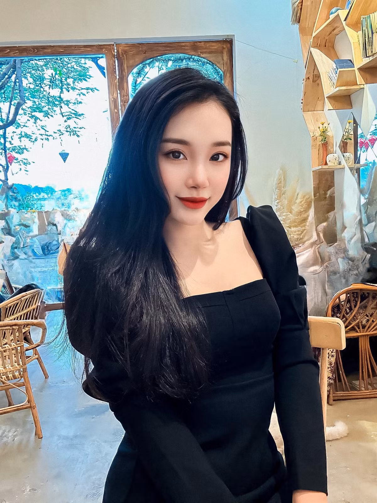 Vũ Minh Anh là người Hà Nội, đang Học Khoa Luật - Hành chính &amp; Tư pháp tại Học Viện Phụ Nữ Việt Nam.