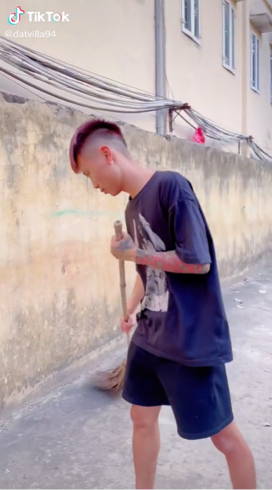 Những đoạn video mà Đạt Villa đăng tải luôn nhận được tương tác cao từ cư dân mạng, đặc biệt là những bạn trẻ.