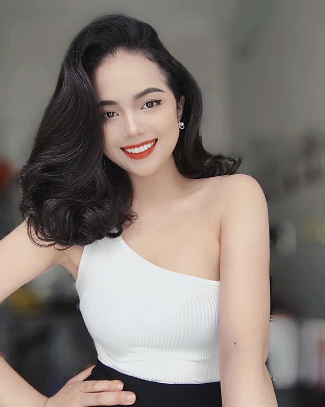 Nhờ cái tên đẹp mà Thiện Mỹ sớm gây thiện cảm với nhiều người ngay từ lần đầu gặp mặt. Cô nàng hot girl phố núi rất yêu thích và tự hào về cái tên Phan Ngọc Thiện Mỹ của mình.