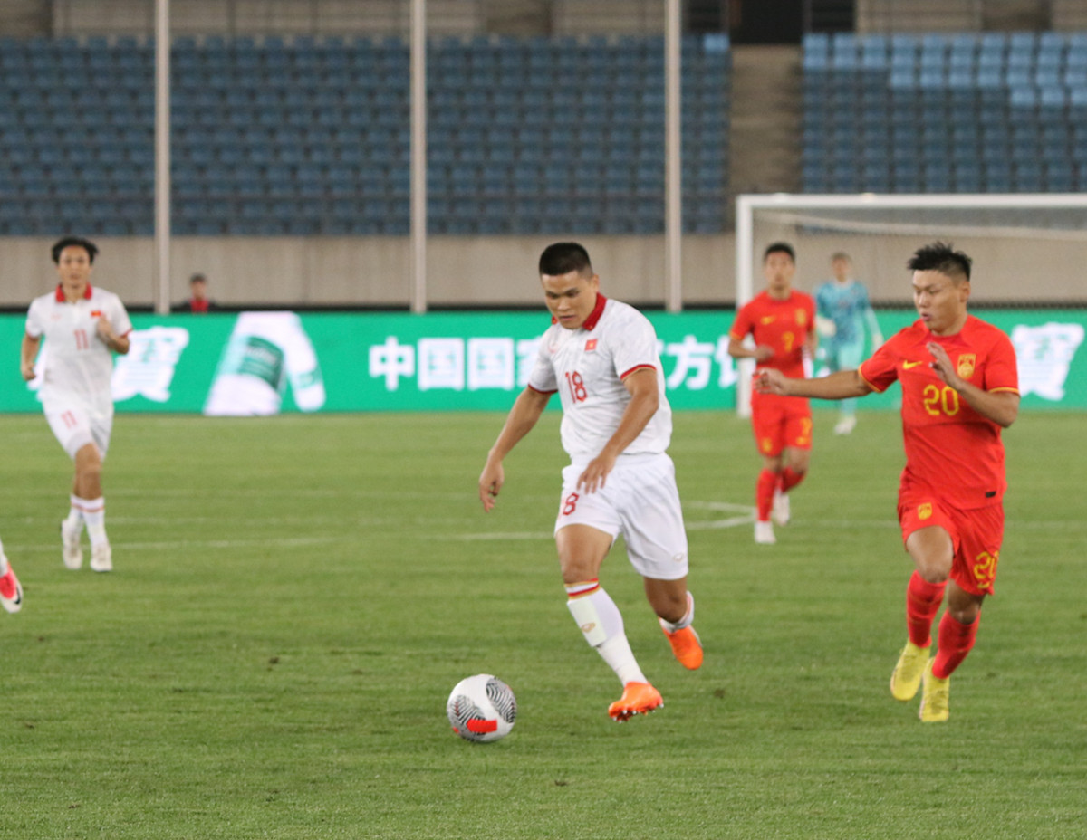Thua 2-0 truoc Trung Quoc, tuyen Viet Nam van co nhung diem sang-Hinh-7
