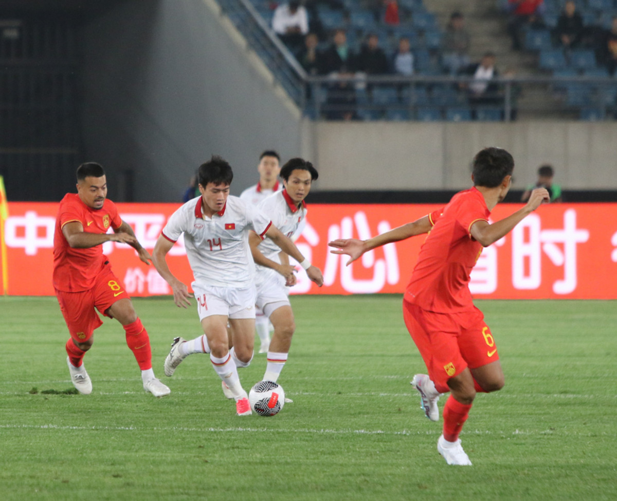 Thua 2-0 truoc Trung Quoc, tuyen Viet Nam van co nhung diem sang-Hinh-6