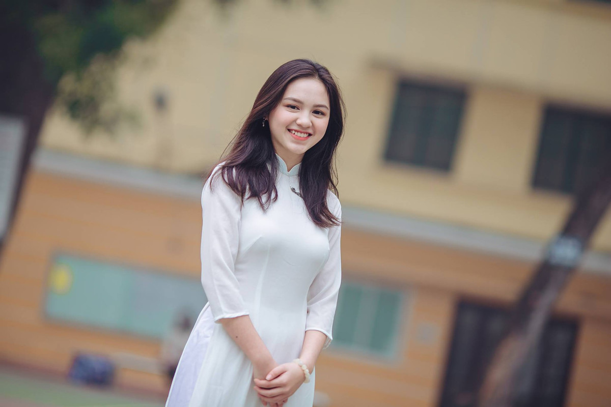 Cô nàng không chỉ là một nhà sáng tạo nội dung tại Schannel và Đặng Thu Hà còn xây dựng hình ảnh cá nhân khá tốt trên cá nền tảng MXH.