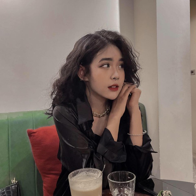 Vì là sinh viên năm 3 nên Yến tập trung hầu hết thời gian cho việc trang bị các kiến thức cần thiết. Tuy vậy, Ngọc Yến vẫn dành thời gian cho sở thích của bản thân và trò chuyện cùng bạn bè.