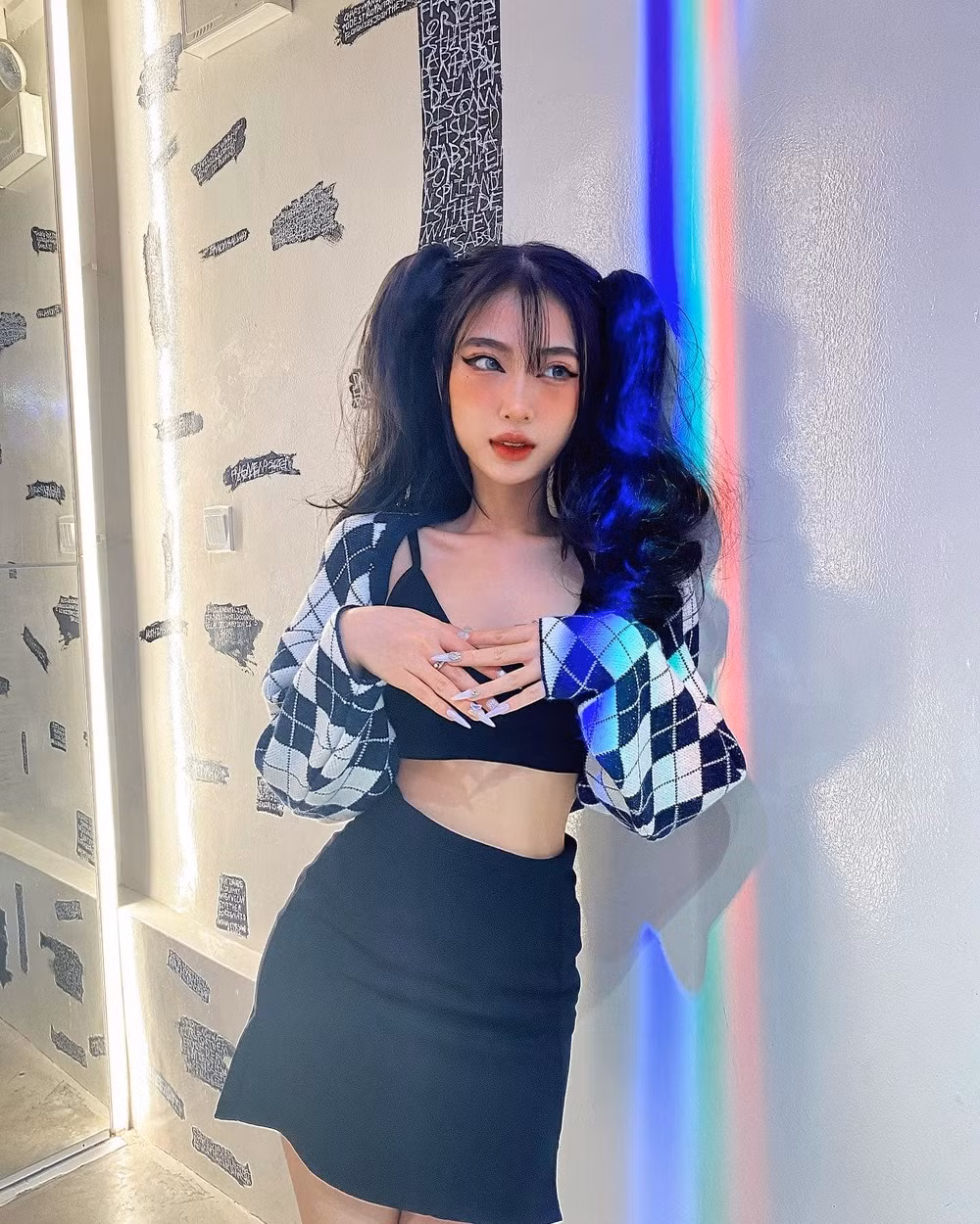 Tuy nhiên, cho đến khi cô nàng sinh năm 2002 này tham gia nền tảng mạng xã hội TikTok với tên gọi là Zika Hila thì mới được cư dân mạng đặc biệt chú ý hơn cả.