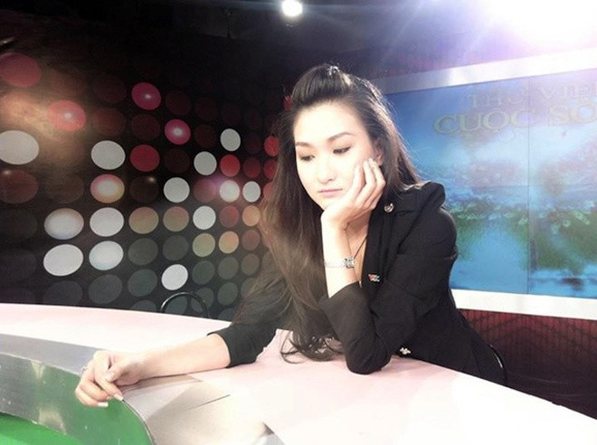 Khi bị "chê" là nói nhiều nhưng Thanh Huyền hài hước cho rằng: "Chính nói nhiều mới giúp Huyền làm MC được".