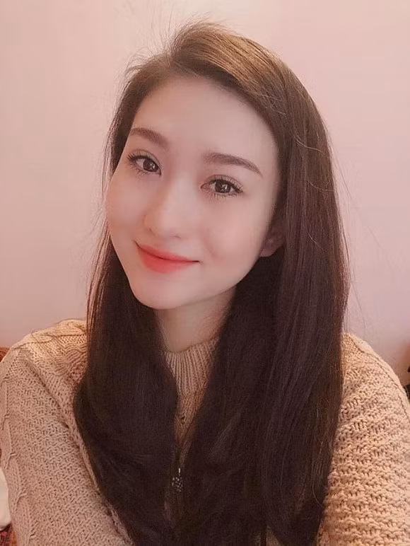 Ở độ tuổi 30, Thanh Huyền vẫn giữ được vẻ ngoài trẻ trung đáng ngưỡng mộ.